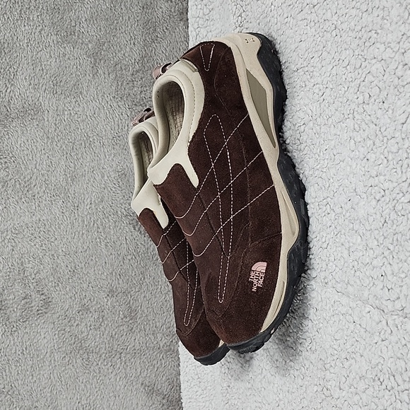 The North Face Women's 9/10 Suede Primaloft Insulated Moc Slip On Sneaker Shoes - Picture 1 of 14
